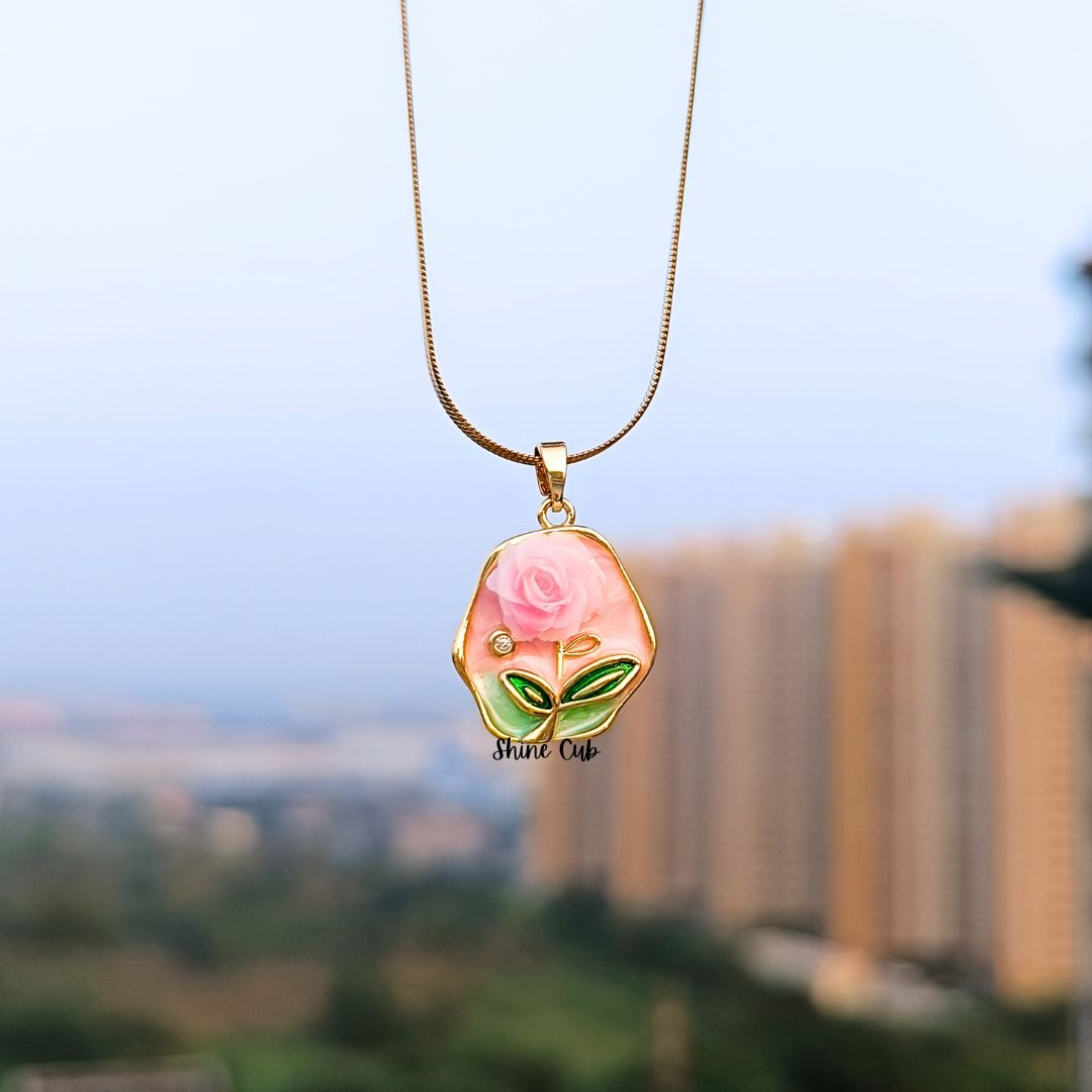 Rosa Necklace