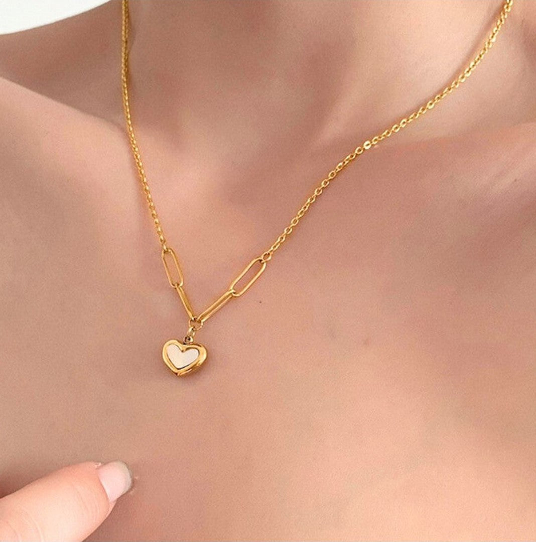 Golden Heartlink Necklace