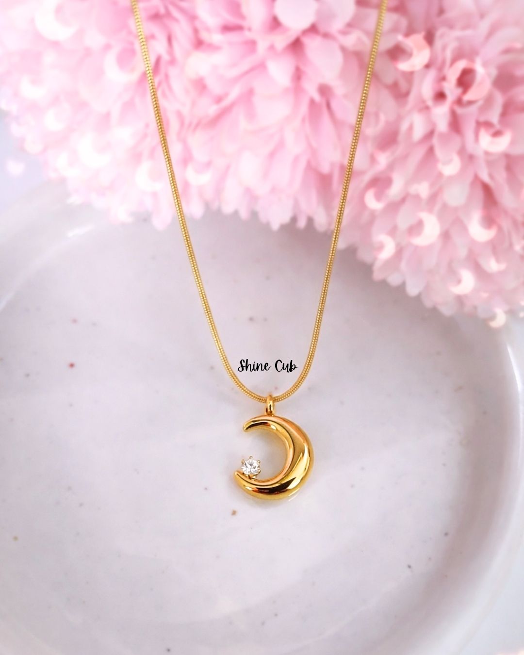 Dreamy Moon Necklace