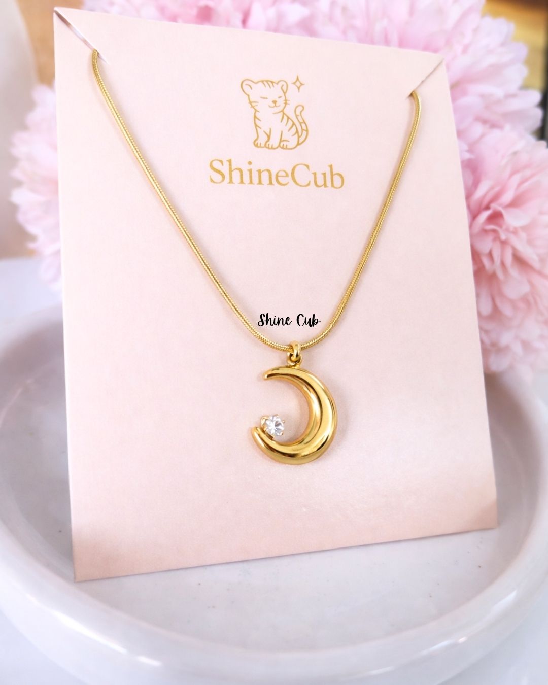 Dreamy Moon Necklace