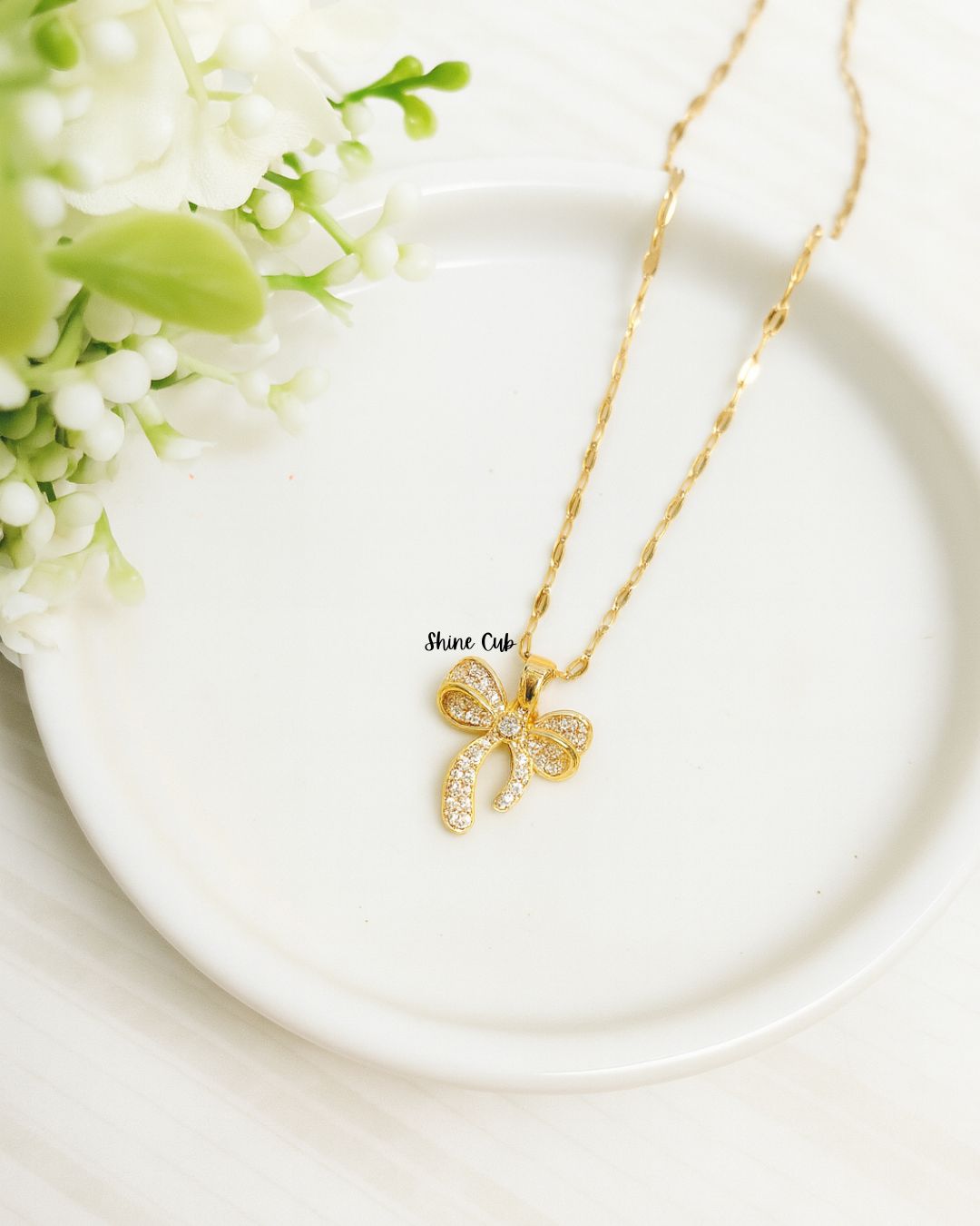 Dainty Bow Necklace